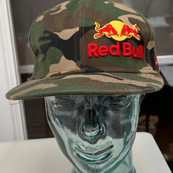 Red Bull Flat Brim Green FITTED (7 3/8) Camo Cap w/ Offset Logo on Crown. - Picture 2 of 9